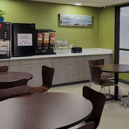 Super 8 By Wyndham Aurora/Naperville Area Luaran gambar