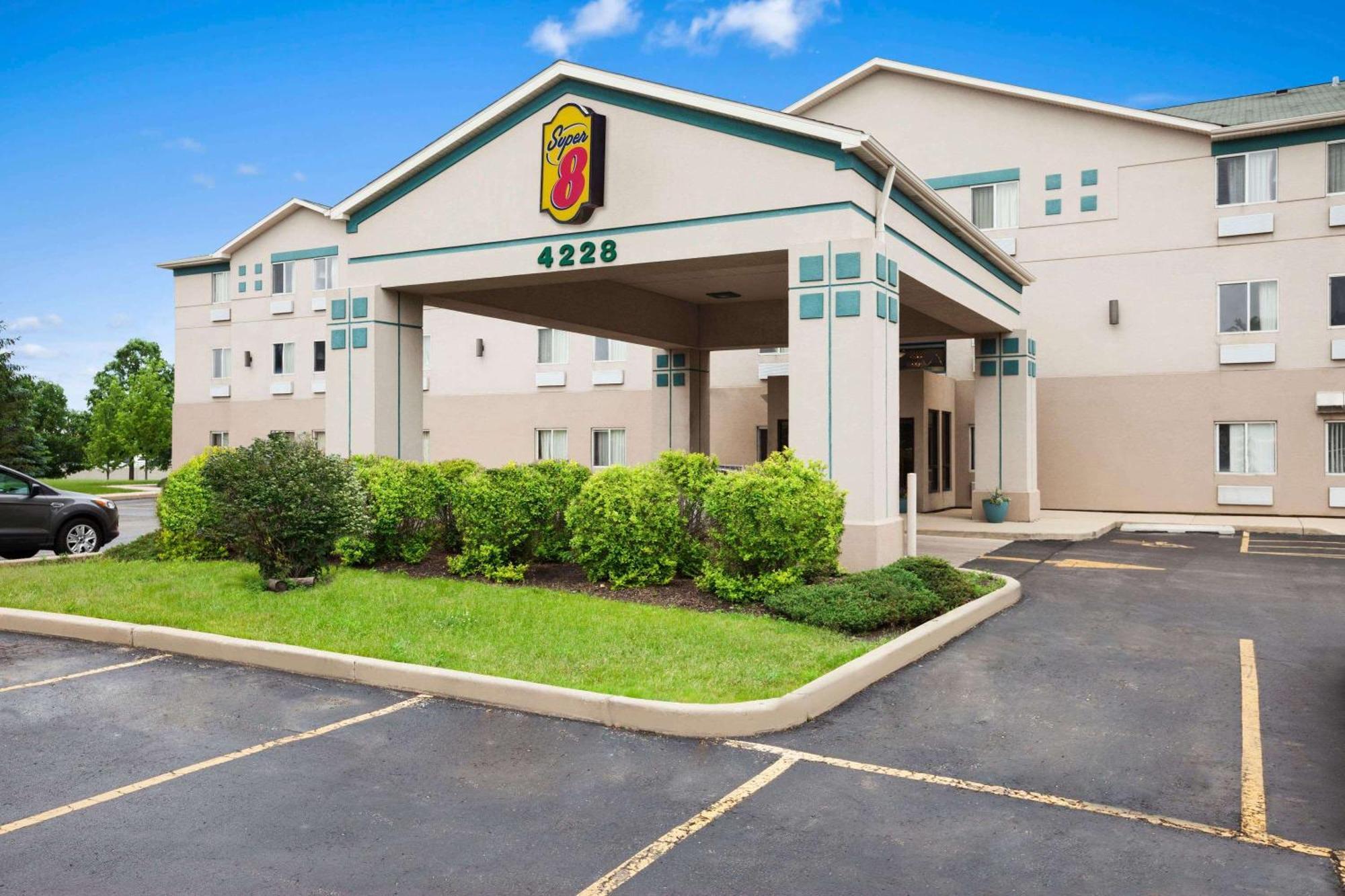 Super 8 By Wyndham Aurora/Naperville Area Luaran gambar